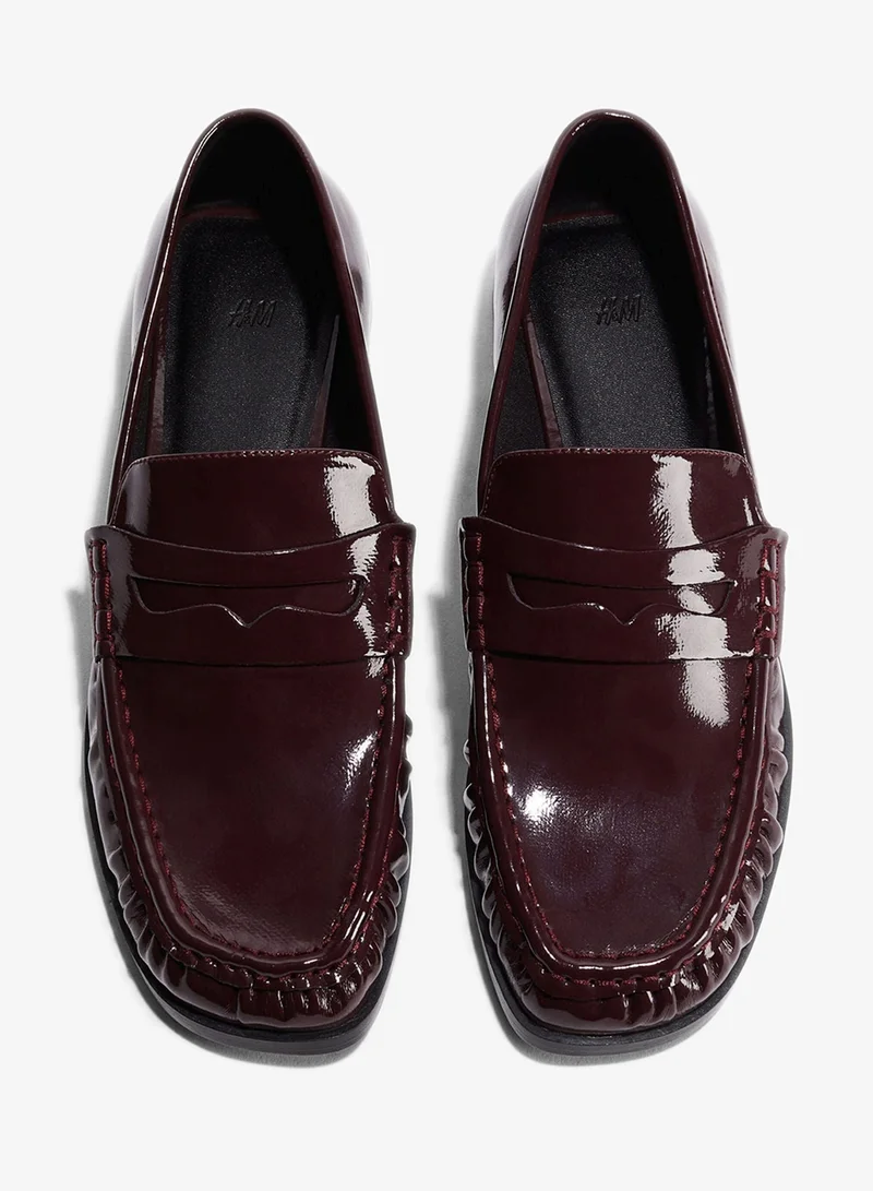 اتش اند ام حذاء لوفر لامع