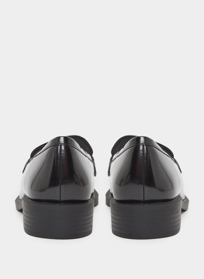 ريد لوفرز جلد لامع أسود بتفاصيل حزام - Image 4