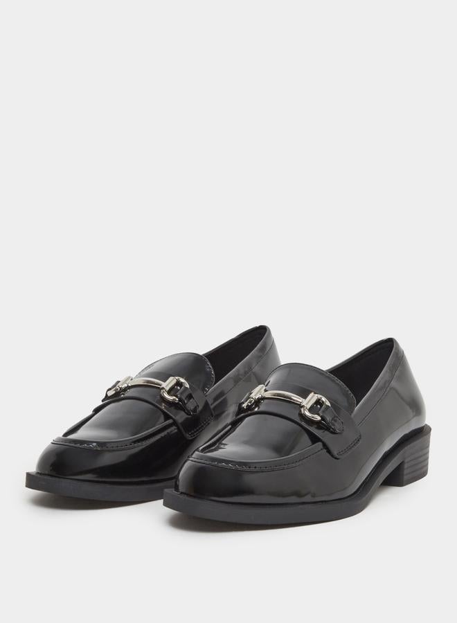 ريد لوفرز جلد لامع أسود بتفاصيل حزام - Image 2