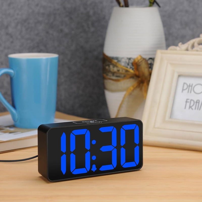 دريم سكاي منبه رقمي مضغوط من مع منفذ USB للشحن، خافت سطوع قابل للتعديل من 0% إلى 100%، عرض أرقام زرقاء عريضة، مستوى صوت إنذار قابل للتعديل، 12/24 ساعة، غفوة، منبه مكتبي لغرفة النوم. - Image 5