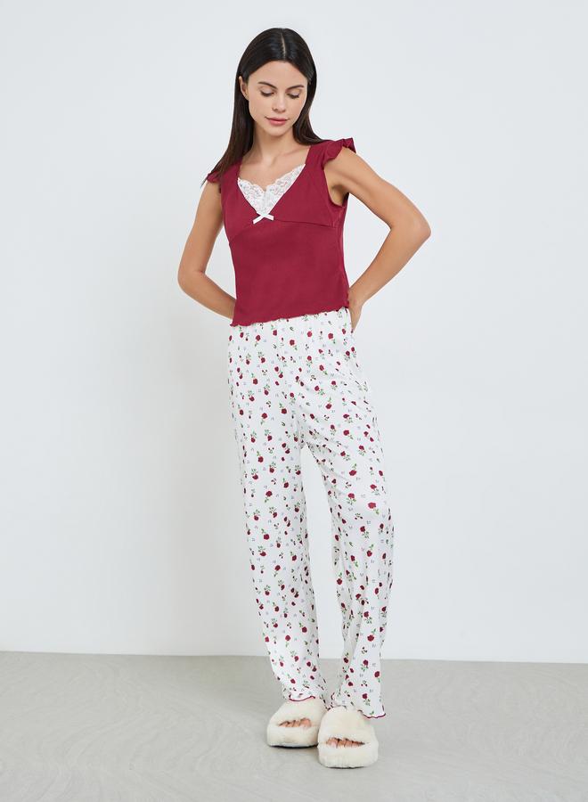 ستايلي طقم بيجاما مطبوع وبلوزة بياقة دانتيل وتفاصيل مُتباينة - Image 2