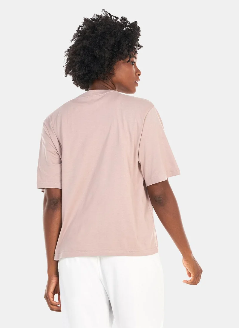 Nike Women's Sportswear Graphic Boxy T-Shirt