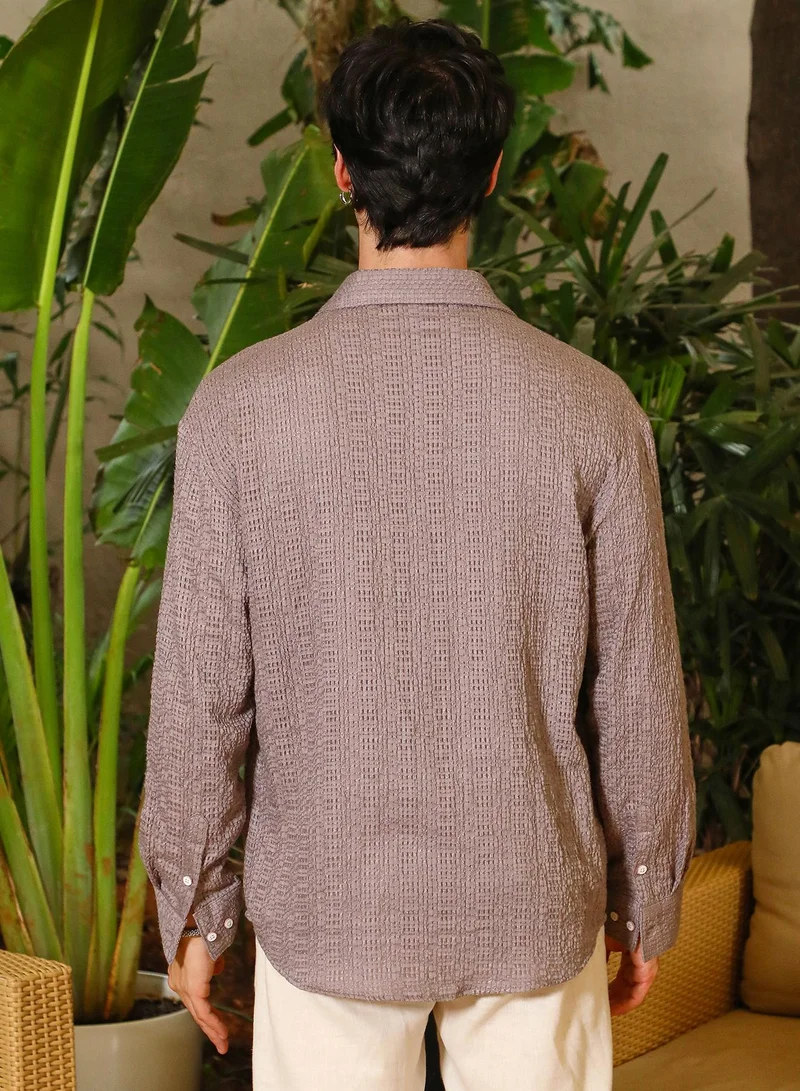 Campus Sutra Campus Sutra Men's Ash Brown Straw-Tactile Utility Oversized Shirt For Casual Wear | Spread Collar | Long Sleeve | Button Closure | Oversized Shirt Crafted With Comfort Fit For Everyday Wear