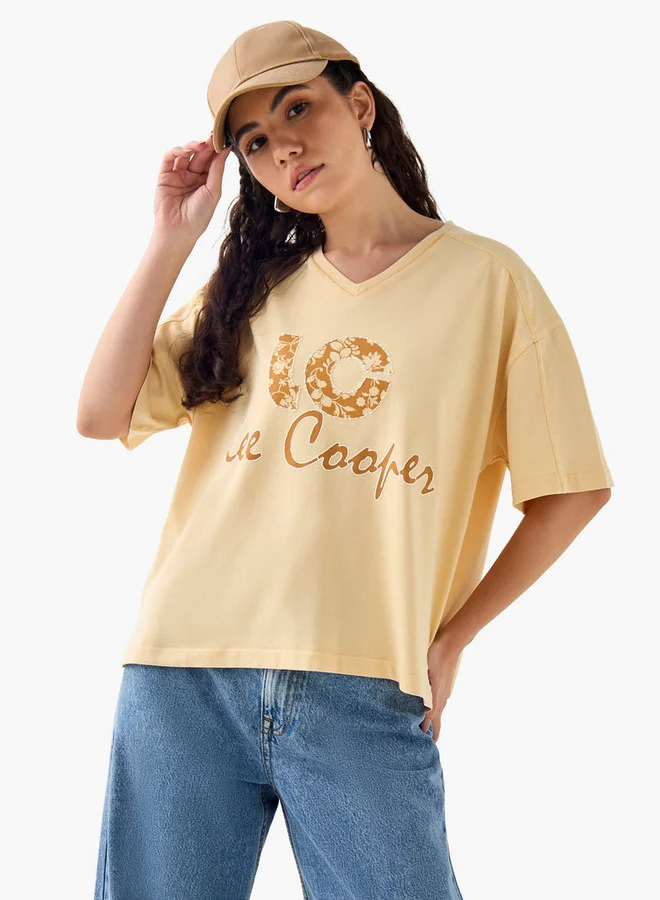 لي كوبر تيشيرت لي كوبر مطبوع برسومات بياقة  واسع بأكمام قصيرة