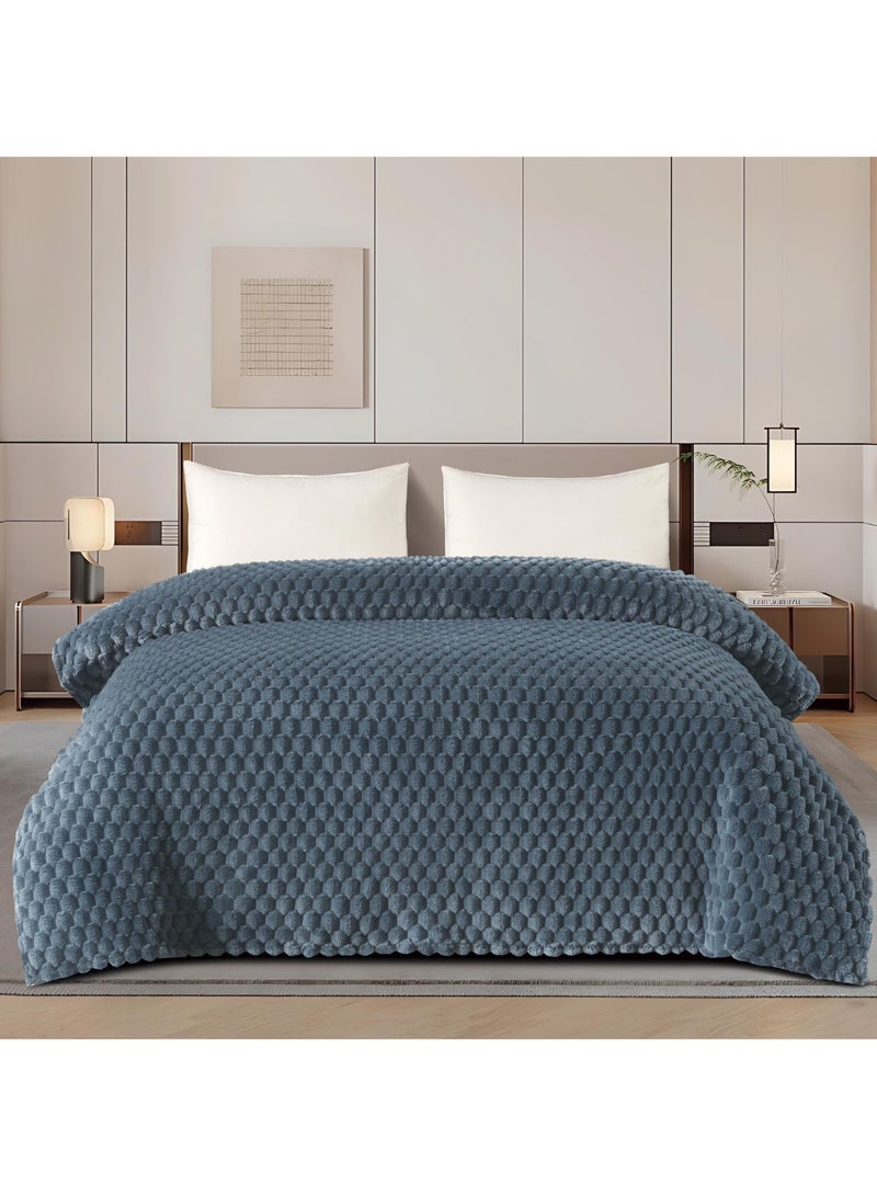 Soft textured embossed bed blanket, double size, 1.8 kg, king size 220x200 cm