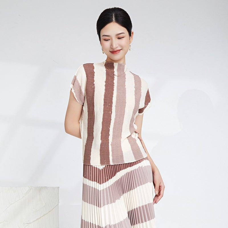 Spot Popular Women's Short-Sleeved T-Shirt Women's Design Niche Summer New Pleated Top T-Shirt Ins - Image 1