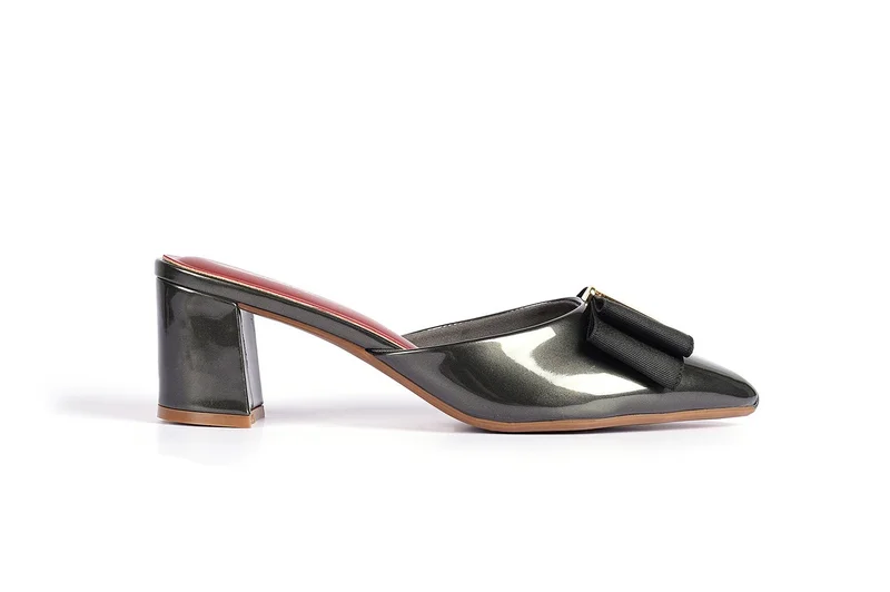 Cuple Bow Detail Glossy Mule Heel