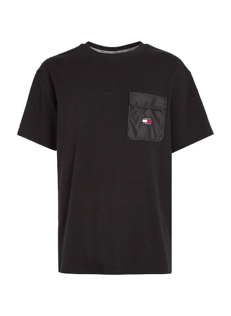 TOMMY JEANS Badge Pocket Classic Fit T-Shirt