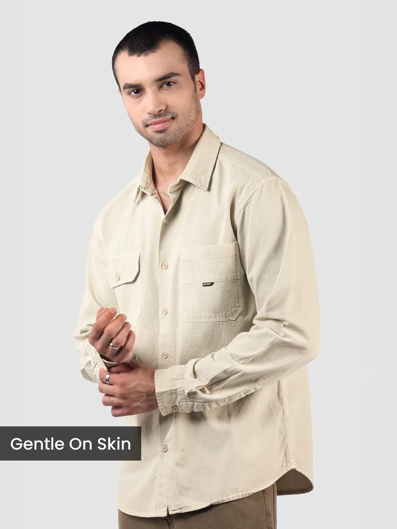 بيونغ قميص بجيوب مرقعة مصبوغ باللون الكريمي