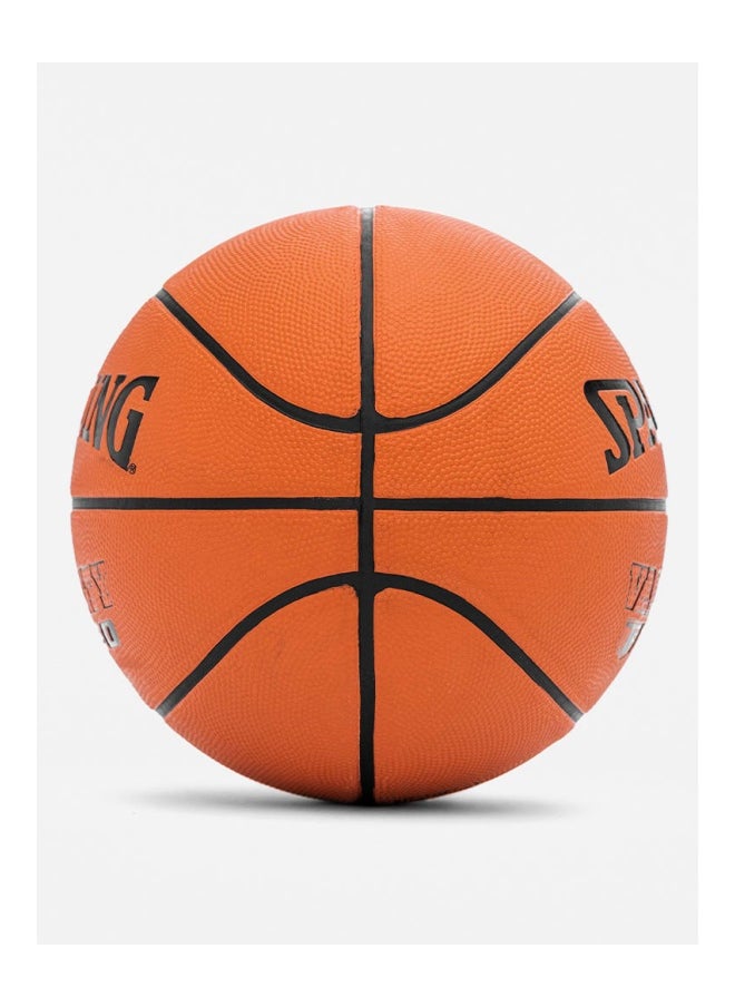 SPALDING Varsity TF-150 Rubber Basketball  - Image 3