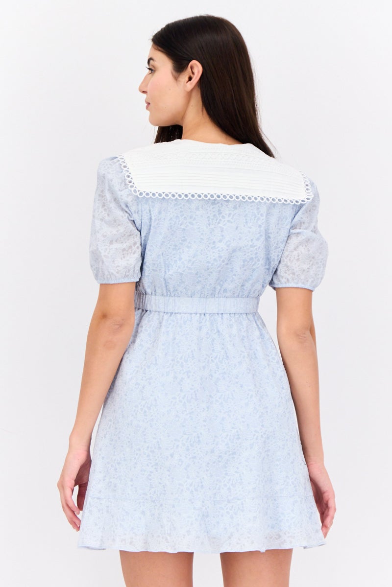 STEVE MADDEN فستان ميني مزخرف للنساء، أزرق فاتح - Image 3