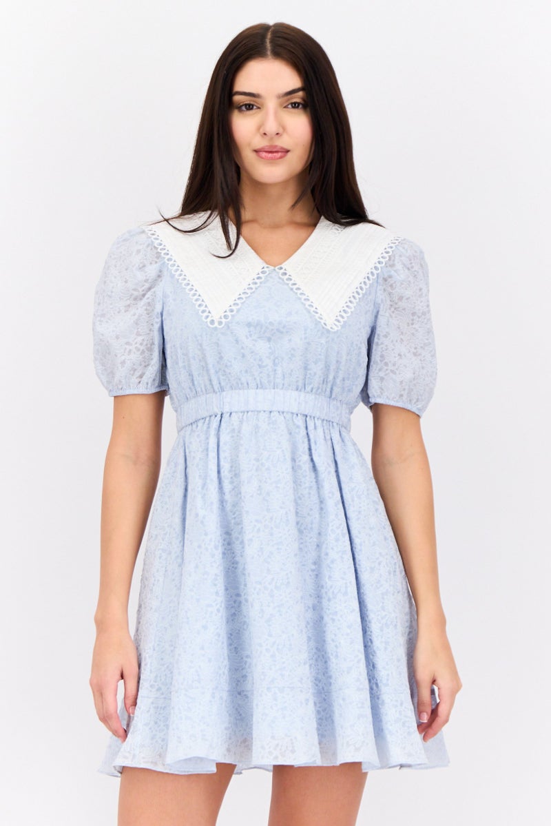 STEVE MADDEN فستان ميني مزخرف للنساء، أزرق فاتح - Image 1