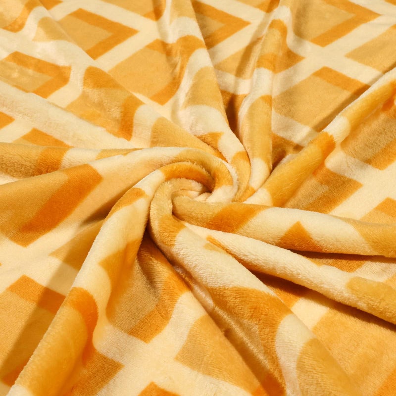Bnuitland Bnuitland 90 Inches Waffle Funny Blanket 300 GSM Double Sided Giant Funny Realistic Food Blanket with Waffle Pouch  Novelty Funny Blanket for Adults and Kids  Super Soft Flannel Throw  - Image 4