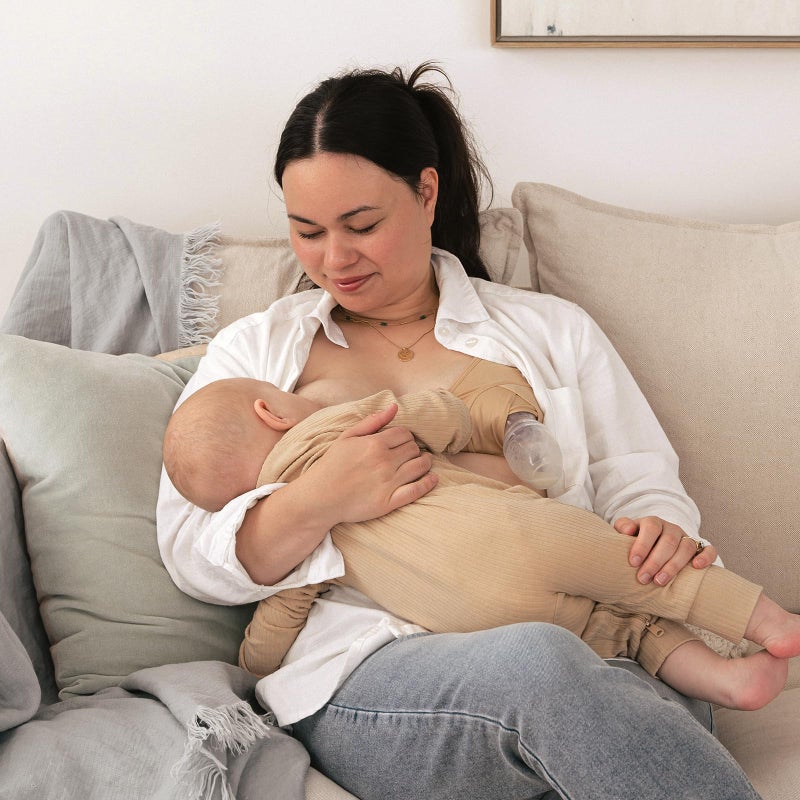 haakaa Manual Breast Pump Breastfeeding Pump with Food Grade Silicone Cap (Blush) 4oz/100ml - Image 2