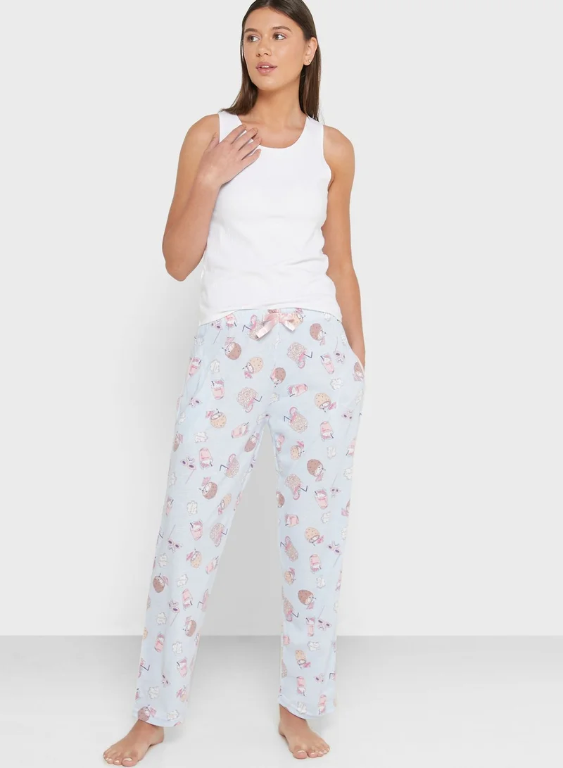 ترينديول V-Neck T-Shirt & Printed Pyjama Set