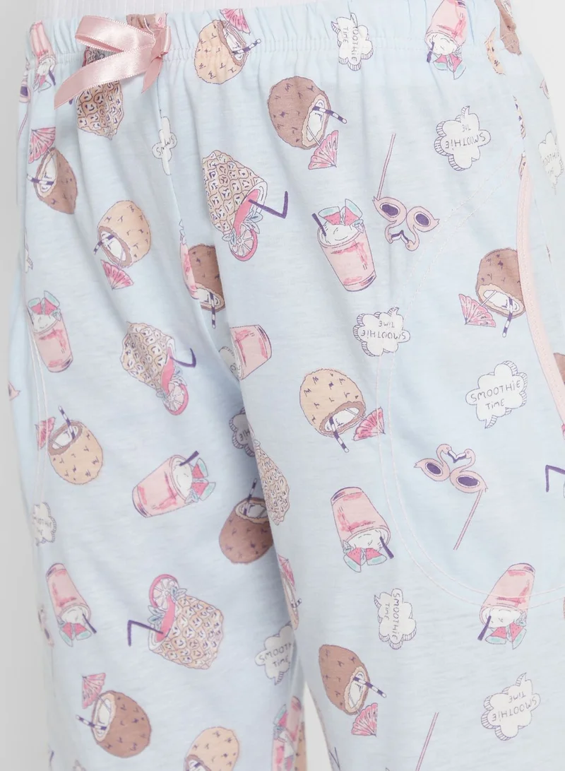 ترينديول V-Neck T-Shirt & Printed Pyjama Set