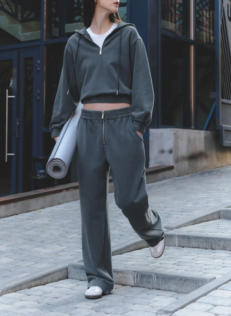 Lichi Loose sweatpants with a front zip