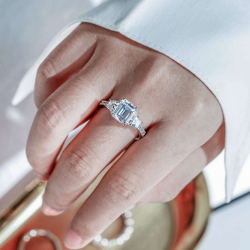 DIAMONBLISS Trapeze & Emerald Cut Ring 925 Sterling Silver Prong Set Engagement Ring Band | 5.00 Carats Cubic Zirconia CZ Simulated Diamond (6) - Image 2