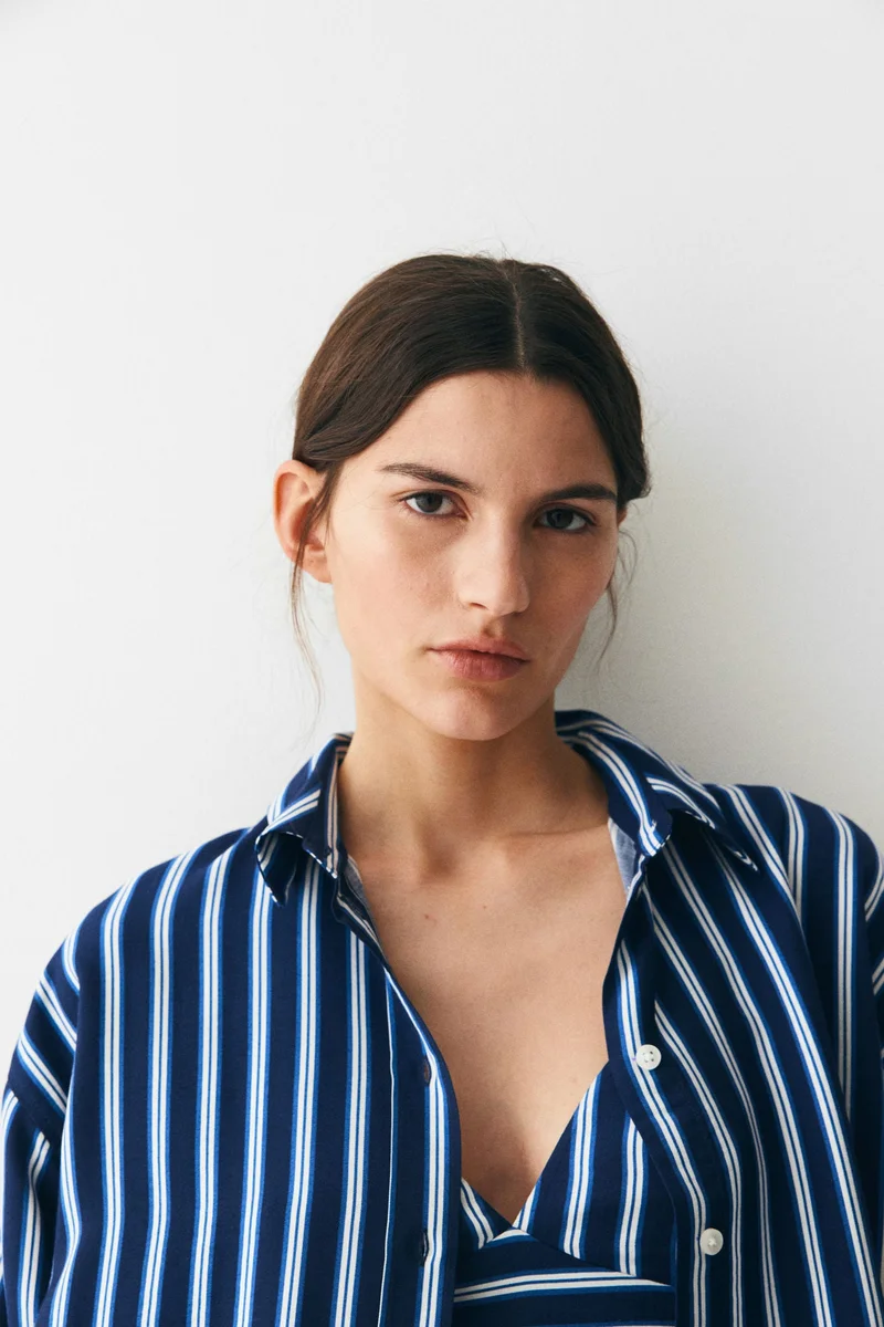 اتش اند ام قميص من التويل بقصّة فضفاضة