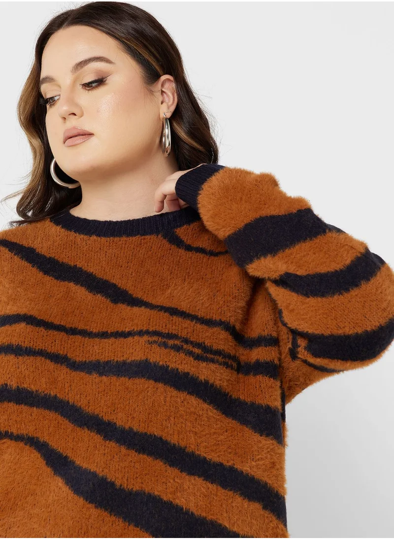 Only Carmakoma Round Neck Printed Sweater