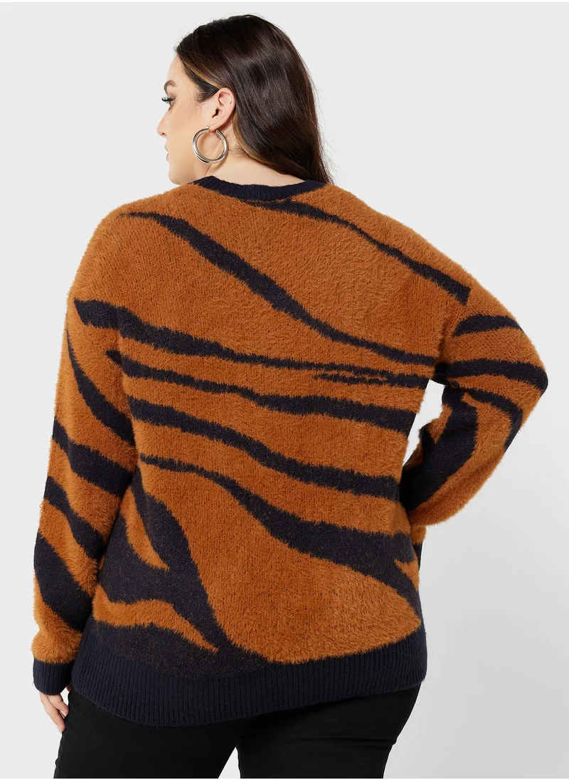 Only Carmakoma Round Neck Printed Sweater