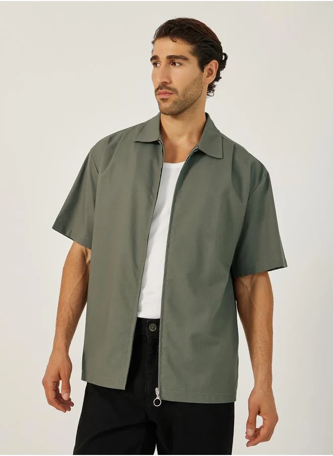 ستايلي Boxy Fit Linen Blend Zipped Shirt