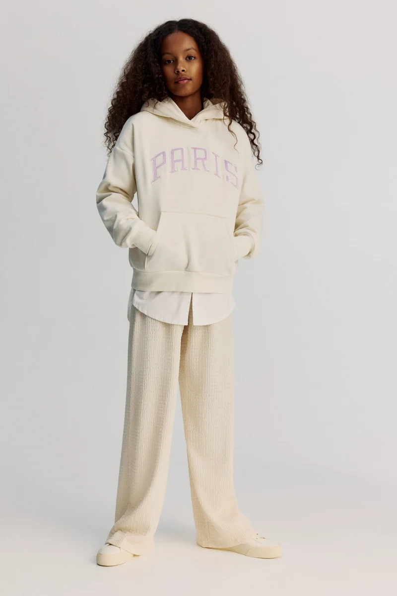 اتش اند ام هودي بتفاصيل مزخرفة