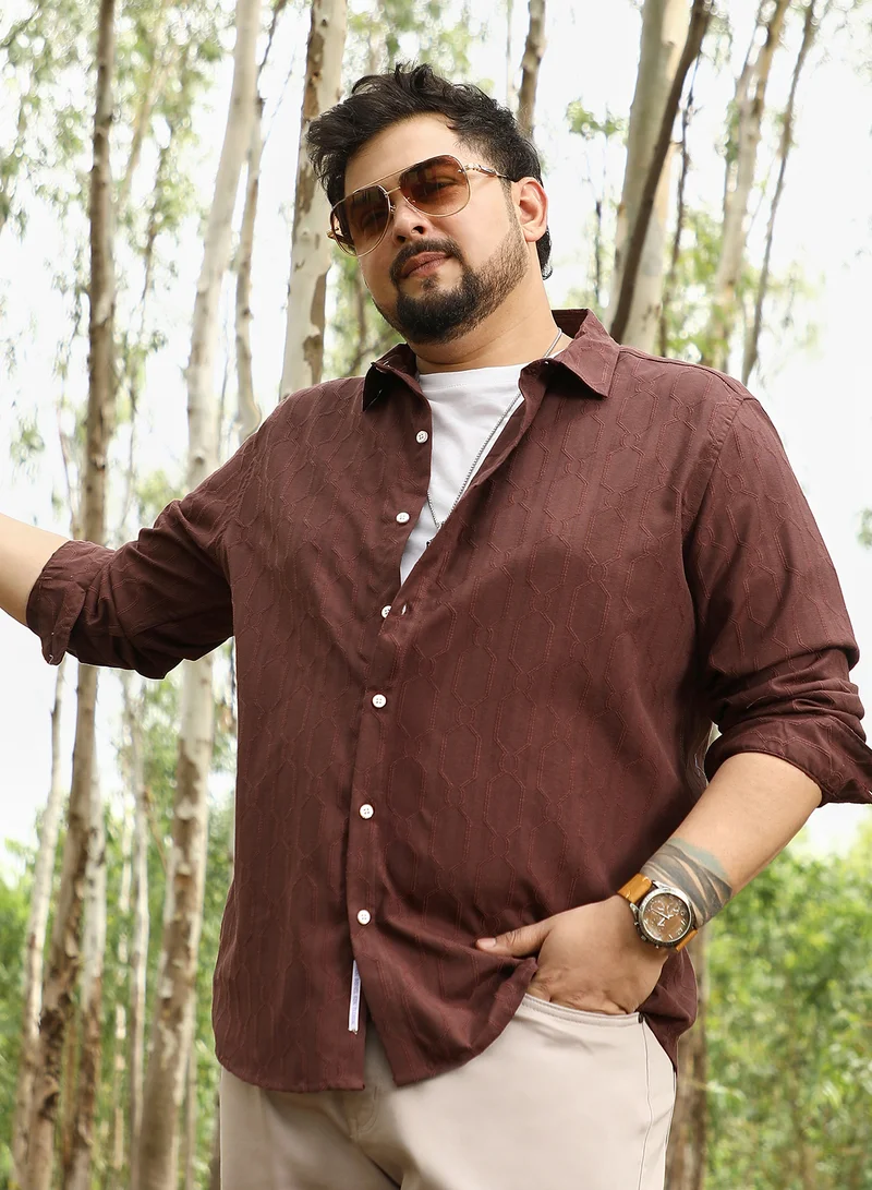 انستافاب بلس قميص رجالي بنقش هندسي من إنستافاب بلس