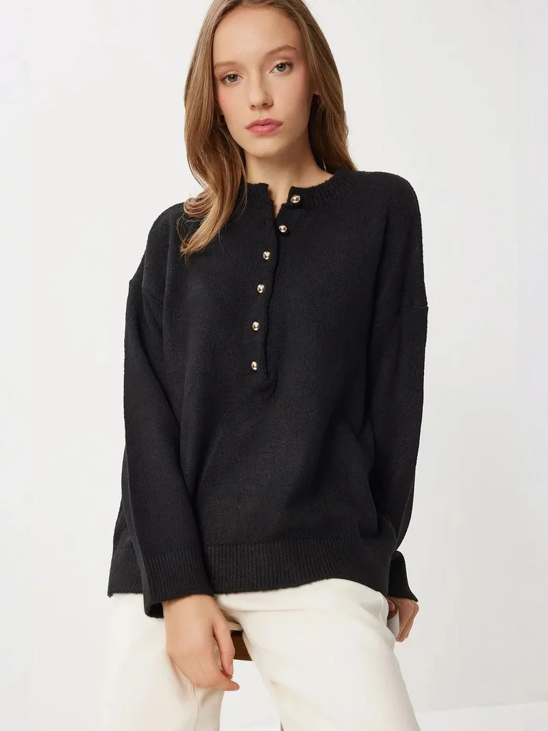 إسطنبول الساحرة ISTANBUL Textured Knit Sweater with Button Collar