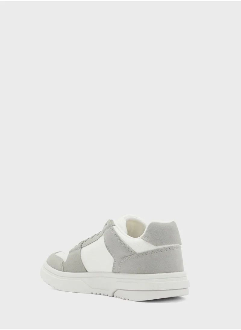 TOMMY JEANS The Brooklyn Suede Low Top Sneakers