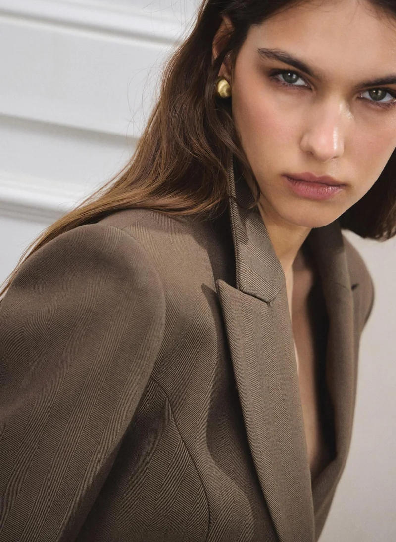 Lichi  Fitted jacket with slanted side pockets for Women | Best Price UAE
