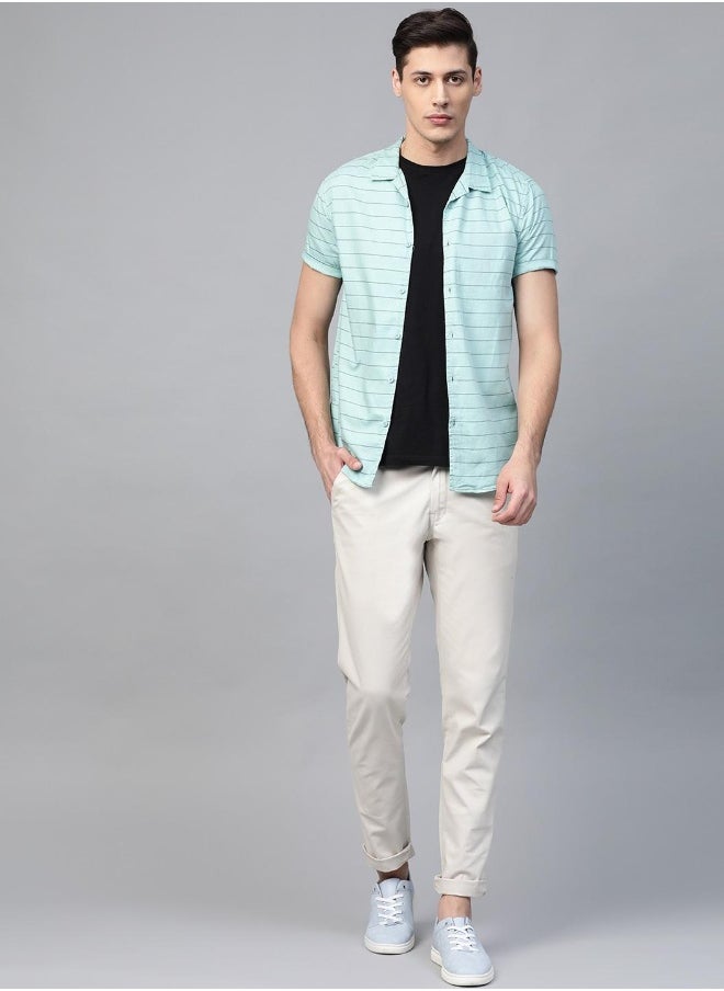 Hubberholme بنطلون تشينو رجالي مريح بقصّة Slim Fit وسهل الغسل باللون البيج  - Image 1