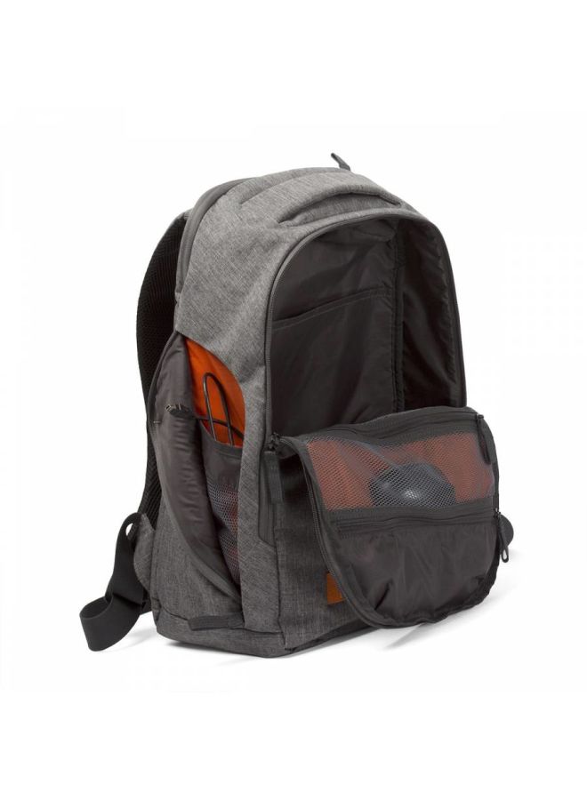 كرومبلر حقيبة ظهر شاتل ديلايت للأجهزة بعرض 15-Inch بوصة أبيض/رمادي - Image 5