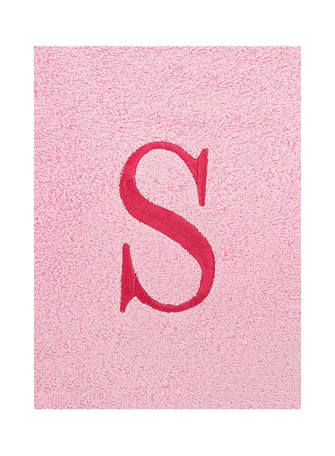 ستايل بريمير منشفة حمام مطرزة بحرف S وردي 76x140سم - Image 3