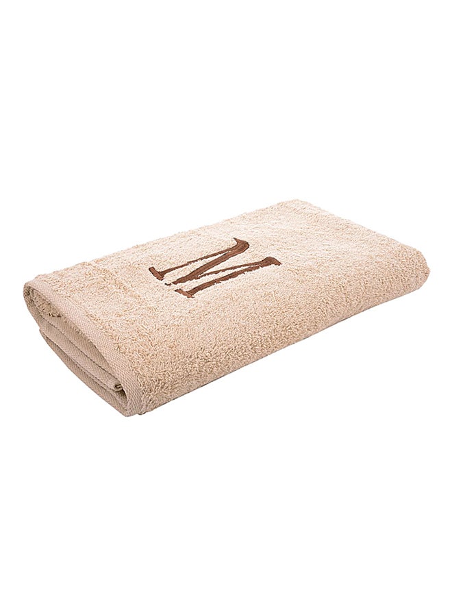 ستايل بريمير منشفة حمام مطرزة بحرف M بيج 76x140سم - Image 1