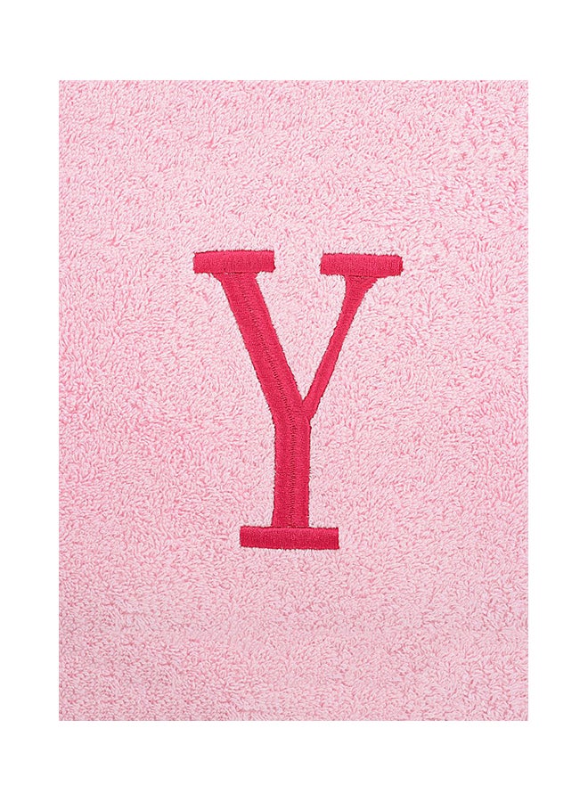 ستايل بريمير منشفة حمام مطرزة بحرف Y وردي 76x140سم - Image 3