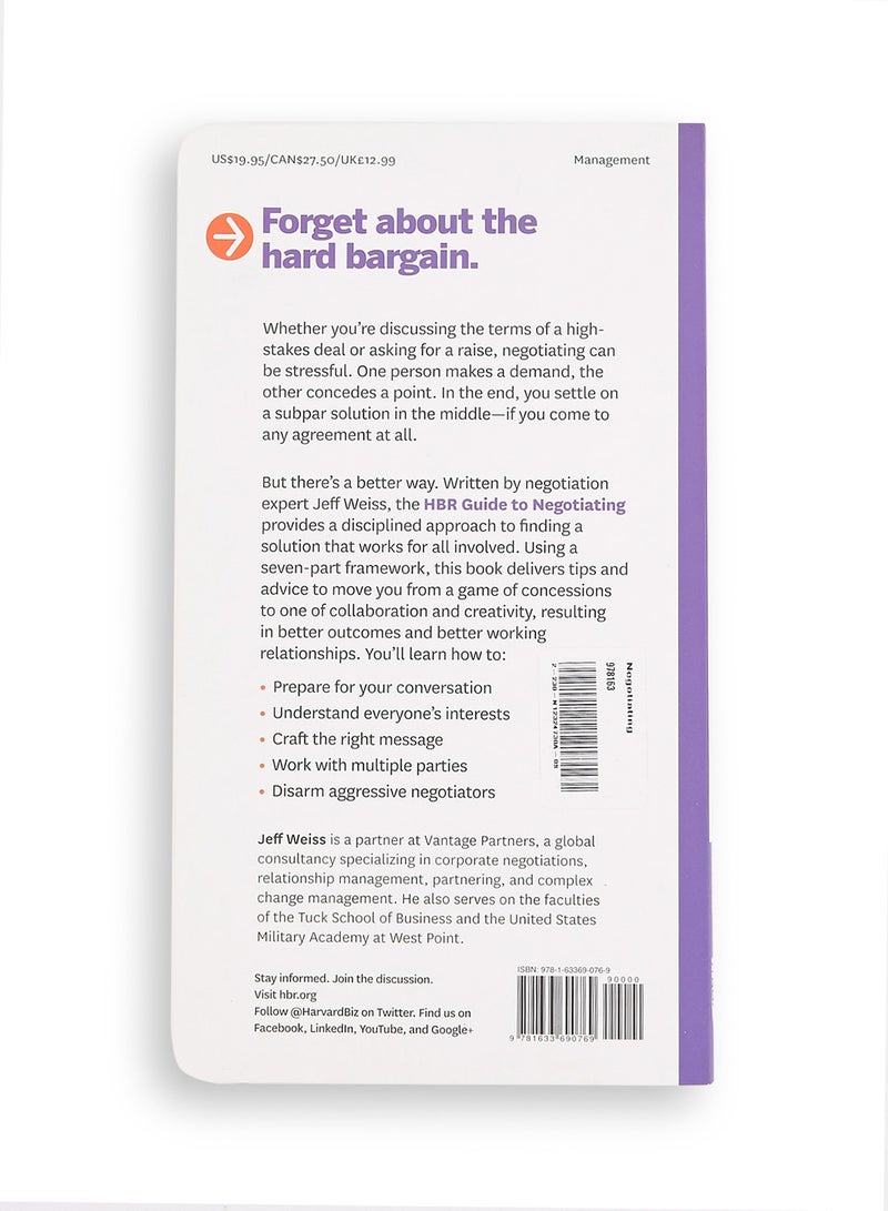 HBR Guide to Negotiating (HBR Guide Series) - Paperback English by Jeff Weiss - 16/02/2016