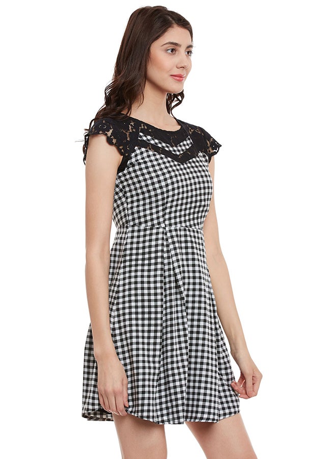 THE VANCA Printed Cap Sleeve Skater Dress Black/White  - Image 4