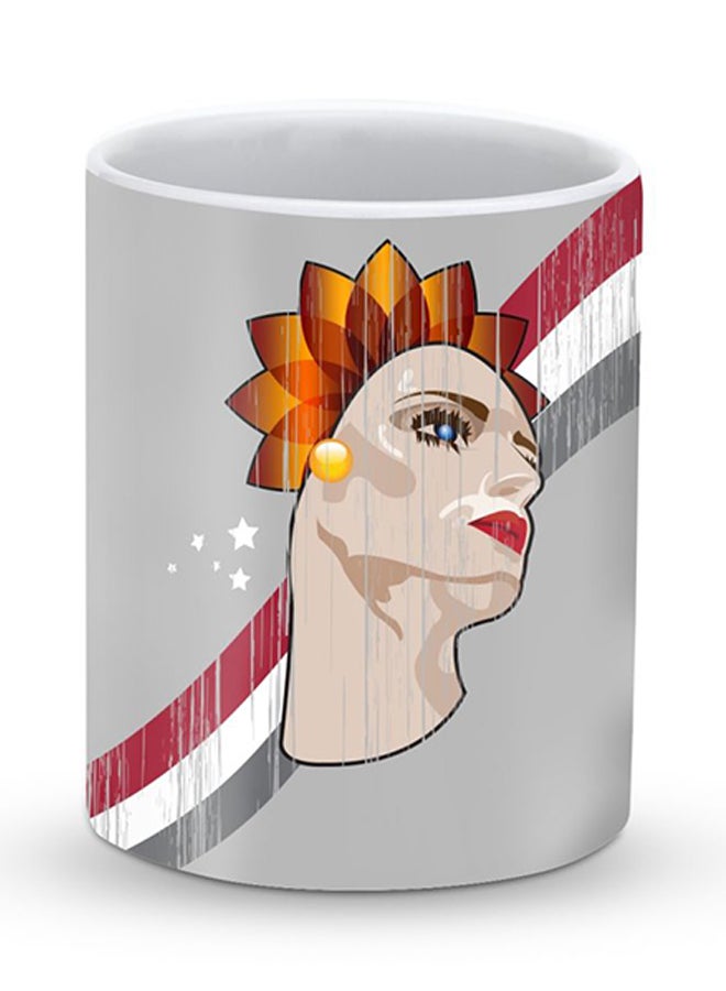 ستايلايزد قدح قهوة فاخر بتصميم سيدة الحرية - ليدي ليبريتي رمادي / بيج - Image 1