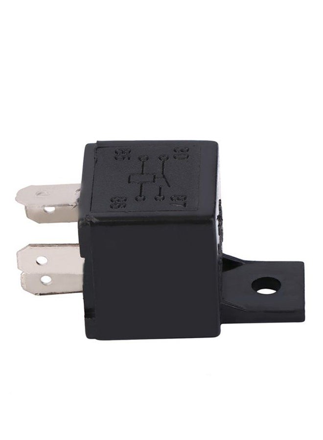 Universal 4 Pin Socket