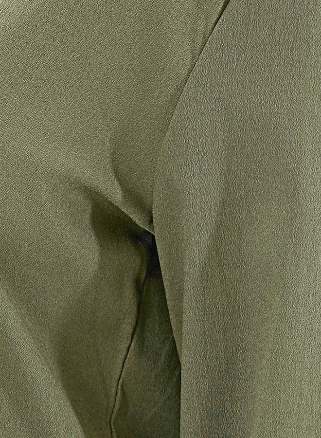 فستان بنمط قميص بثلاثة أرباع كم قصير من الأمام وطويل من الخلف أخضر زيتوني - Image 4