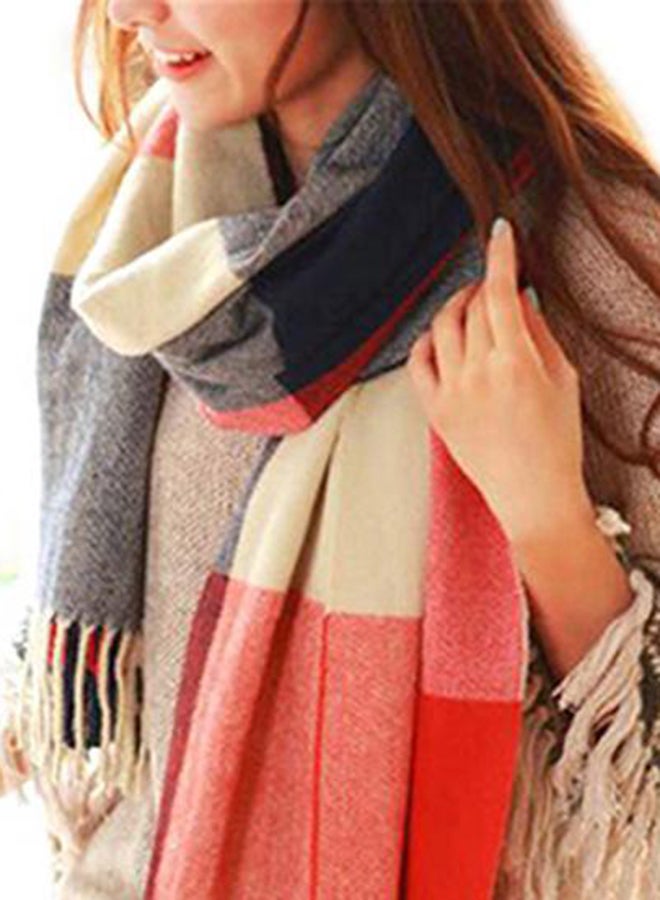 بلولانز شال مُزين بأشكال الشرابة ونقشة مربعات أحمر/أزرق