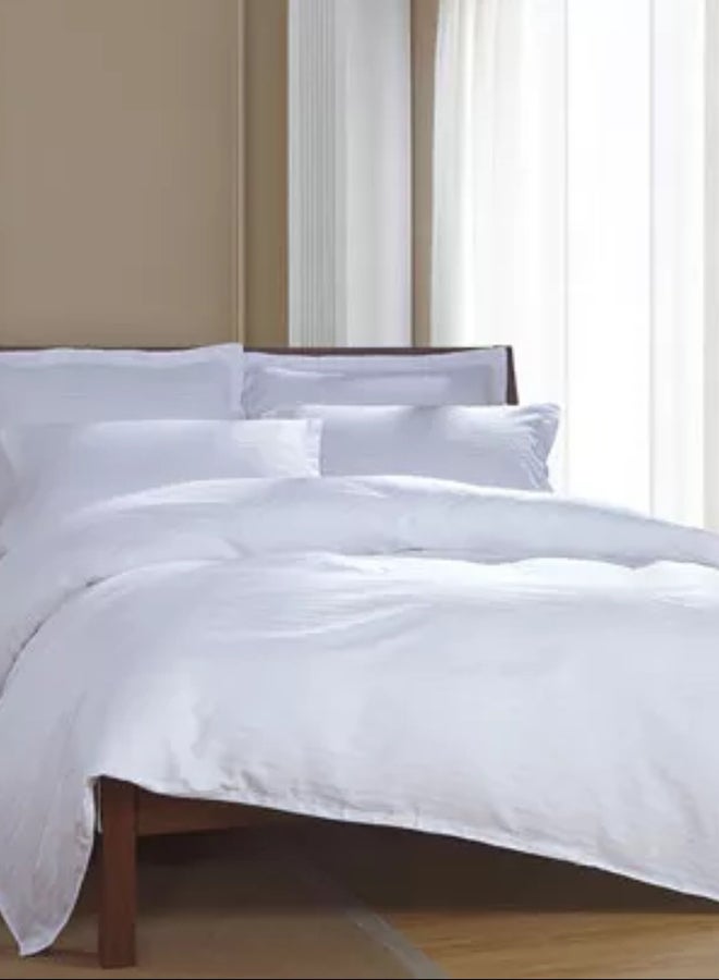 Deals for Less - 6-Piece Premium Quality Super Soft Light Weight Washable King Size Bedding Set Includes 1xDuvet Cover 220x240 cm, 1xFitted Sheet 230x250 cm, 4x Pillow Cases Cotton White - Image 1
