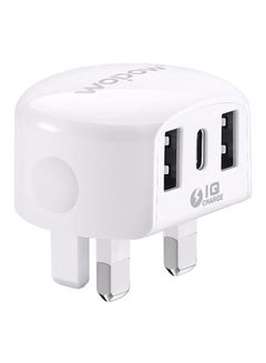 وبو شاحن منزلي معزز للطاقة بمنفذي USB أبيض 