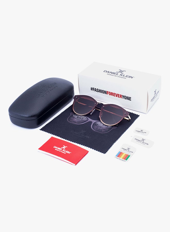 دانيل كلاين نظارات شمسية بإطار مستقطب من Wayfarer للنساء - Image 3