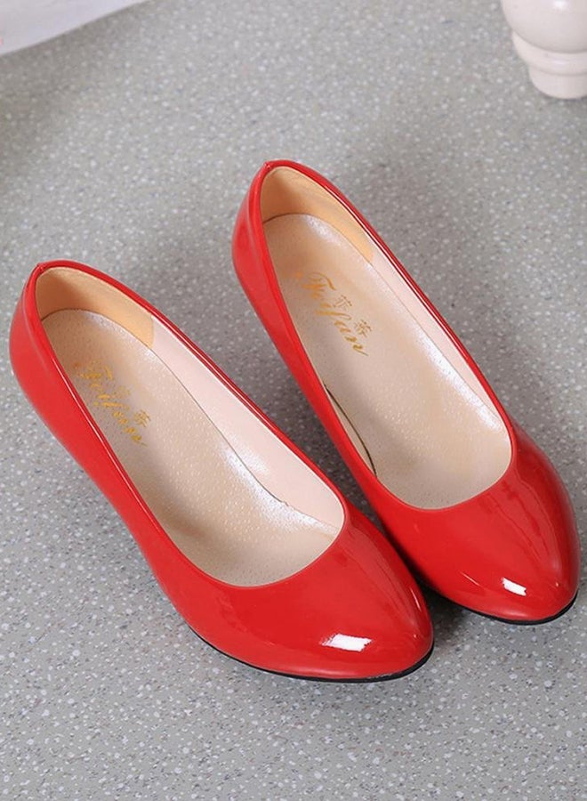 PU Leather Low Heel Pumps Red - Image 2