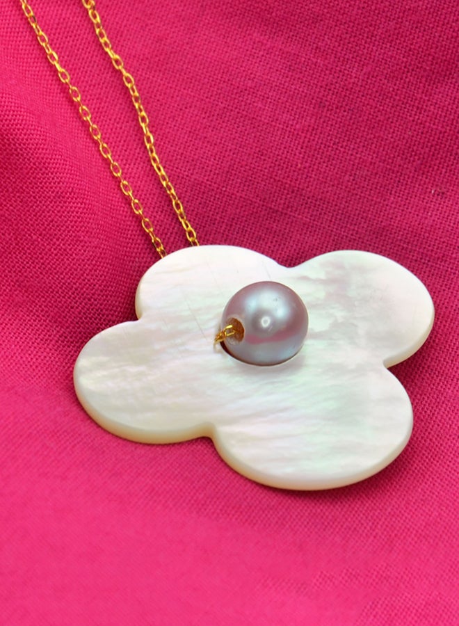 Vera Perla 18 Karat Solid Yellow Gold Mother Of Pearl With 7 mm Flower Shape Pearl Chain Bracelet  - Image 4