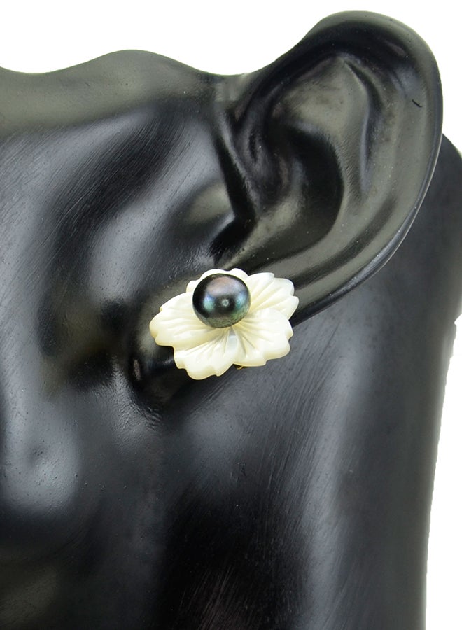 Vera Perla 18 Karat Gold Flower Design Mother Of Pearl Earrings  - Image 3