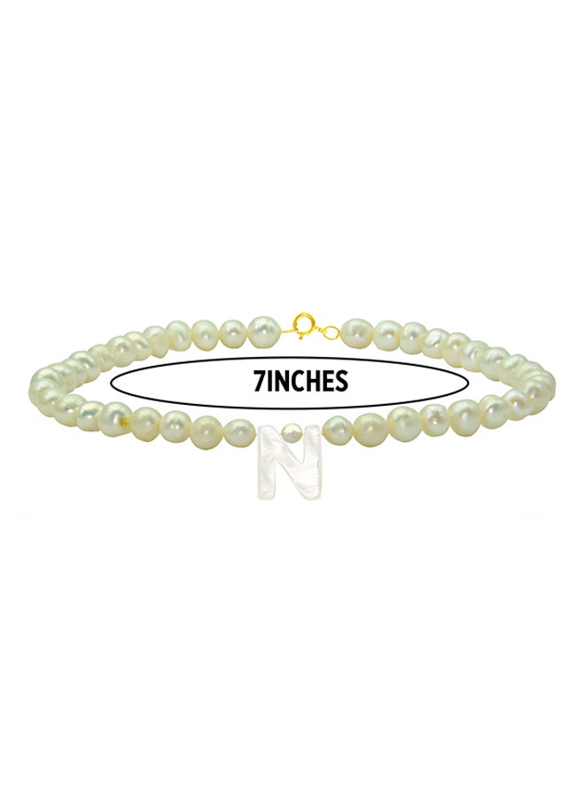 Vera Perla 10K Gold N Letter Pearl Beaded Bracelet - Image 2