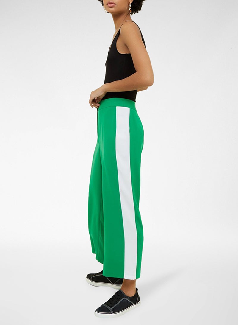 نيو لوك بنطال بقصة رجلين واسعتين مع خط جانبي أخضر - Image 3